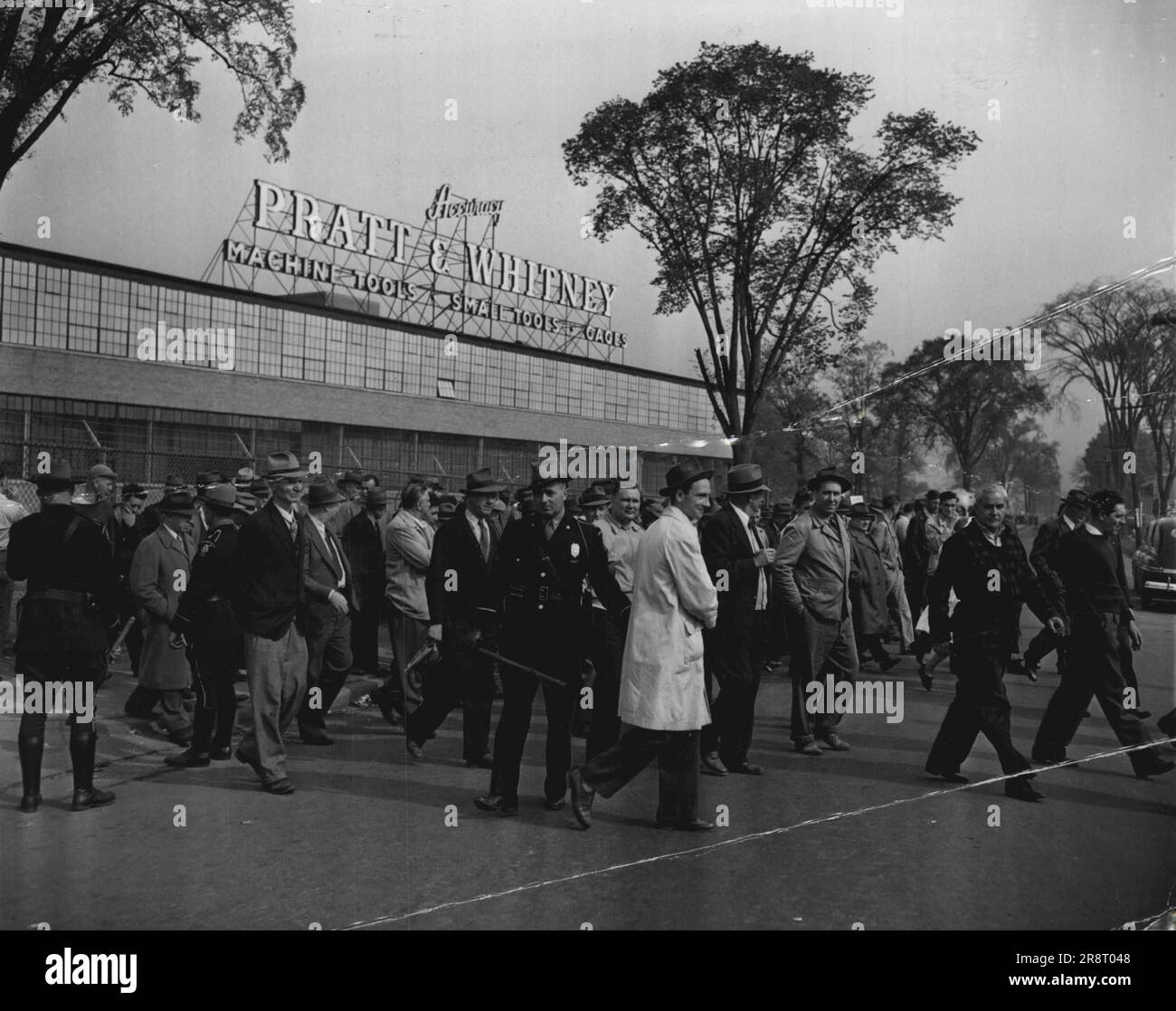 Mass Picketing Connecticut Plant Connecticut state police stand by