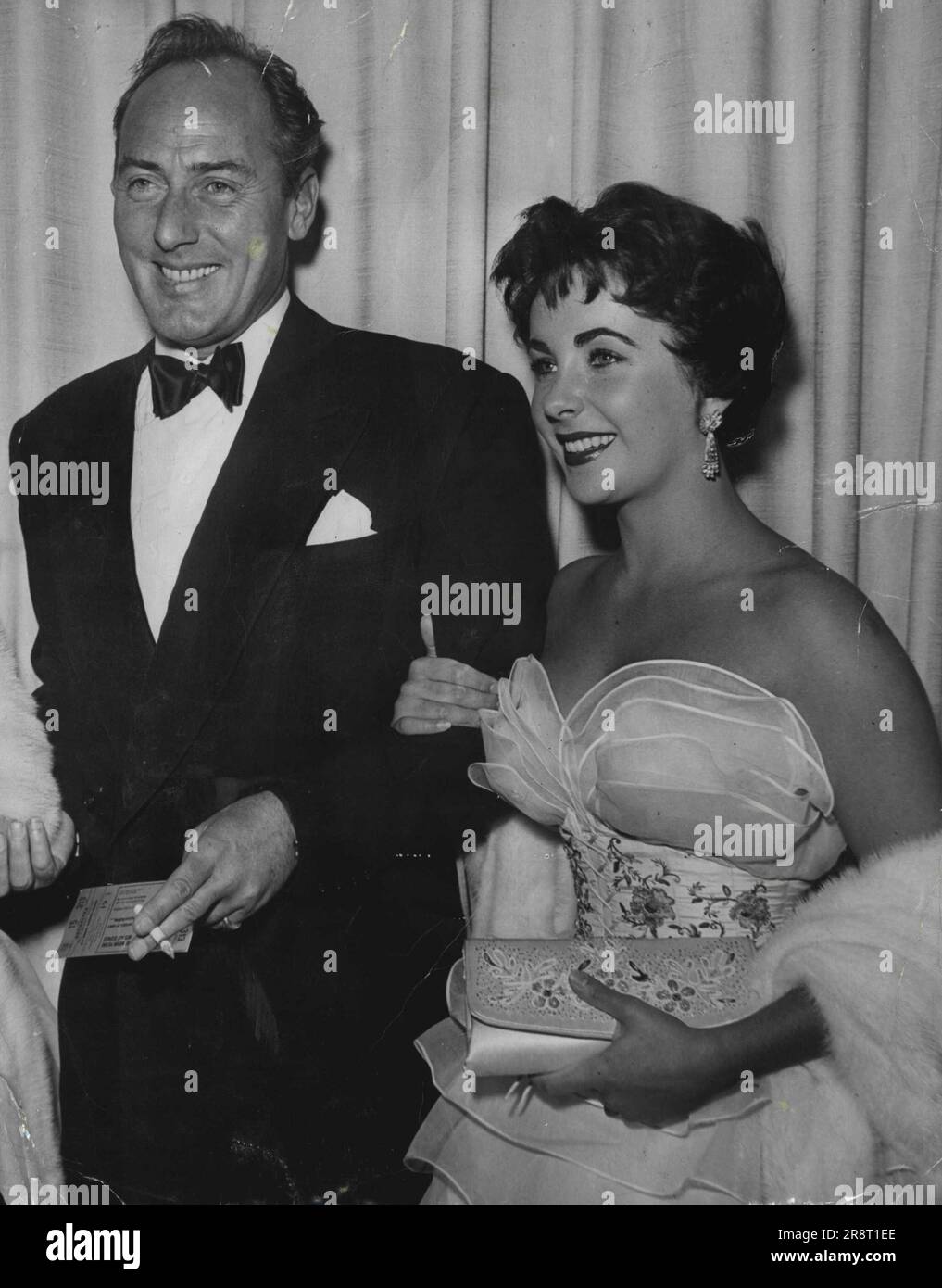 Michael Wilding Jun. 7½ months ***** Michael Wilding and mum, Elizabeth Taylor ***** 'live no intention of slimming. November 30, 1953. Stock Photo
