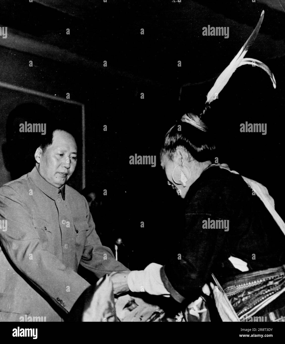 Mao tse tung 1951 Black and White Stock Photos & Images - Alamy
