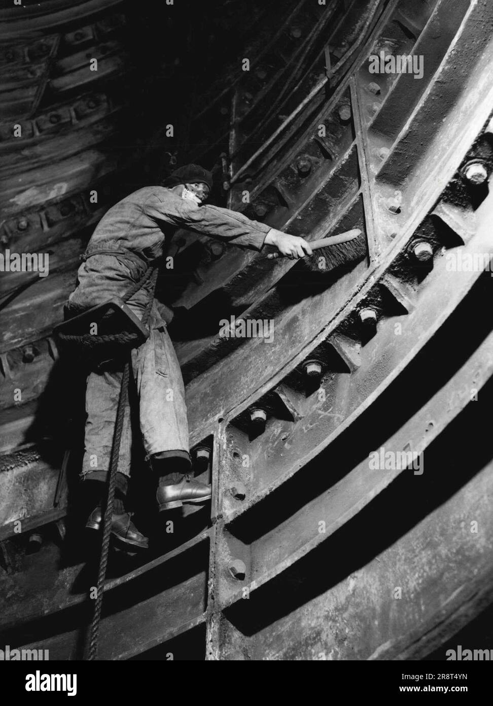Two O'Clock in the morning and an exhaust shaft at Hyde Park Corner