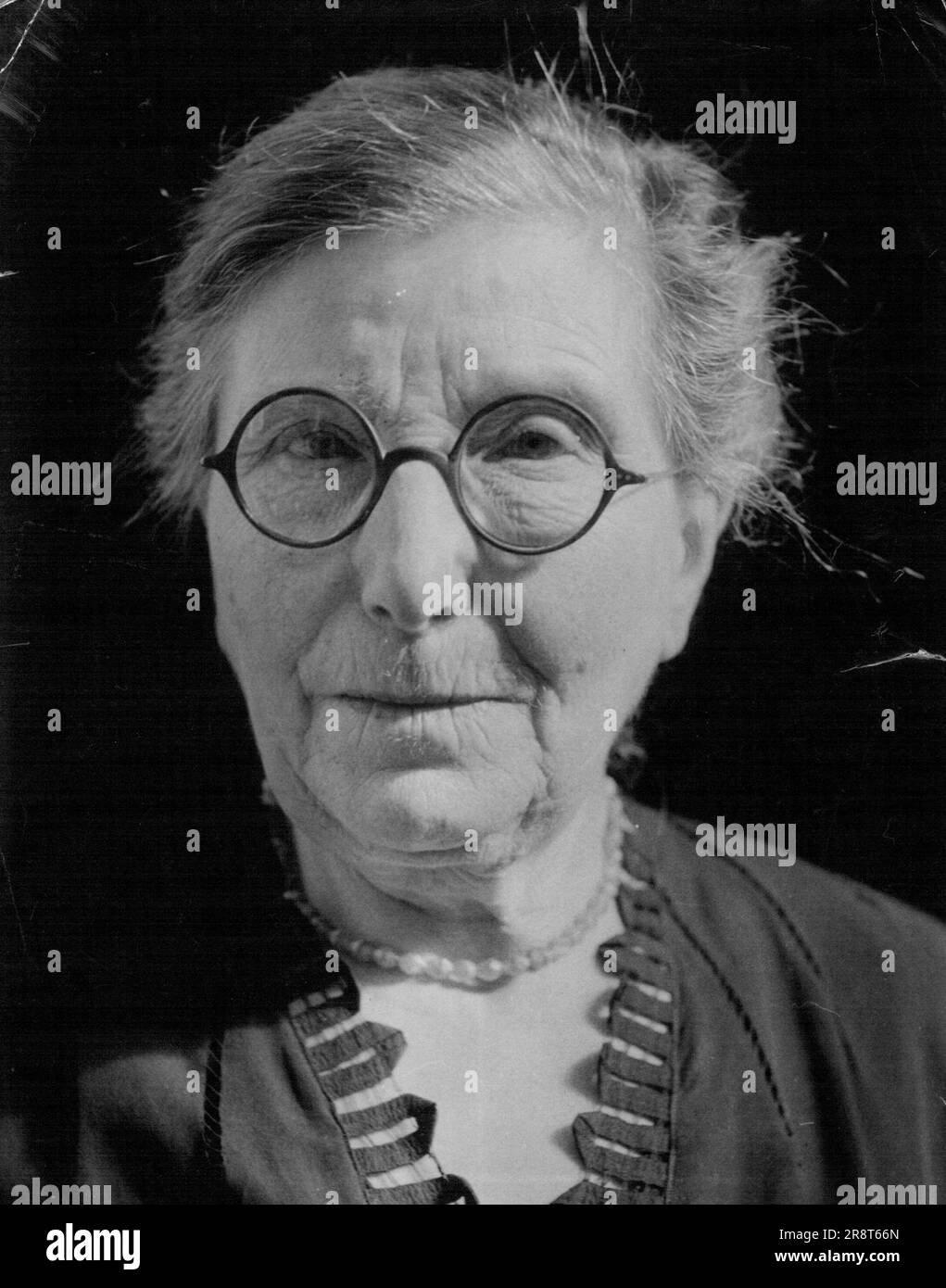 Dame Sybil Thorndike. January 28, 1953. (Photo by Raymond S. Kleboe ...