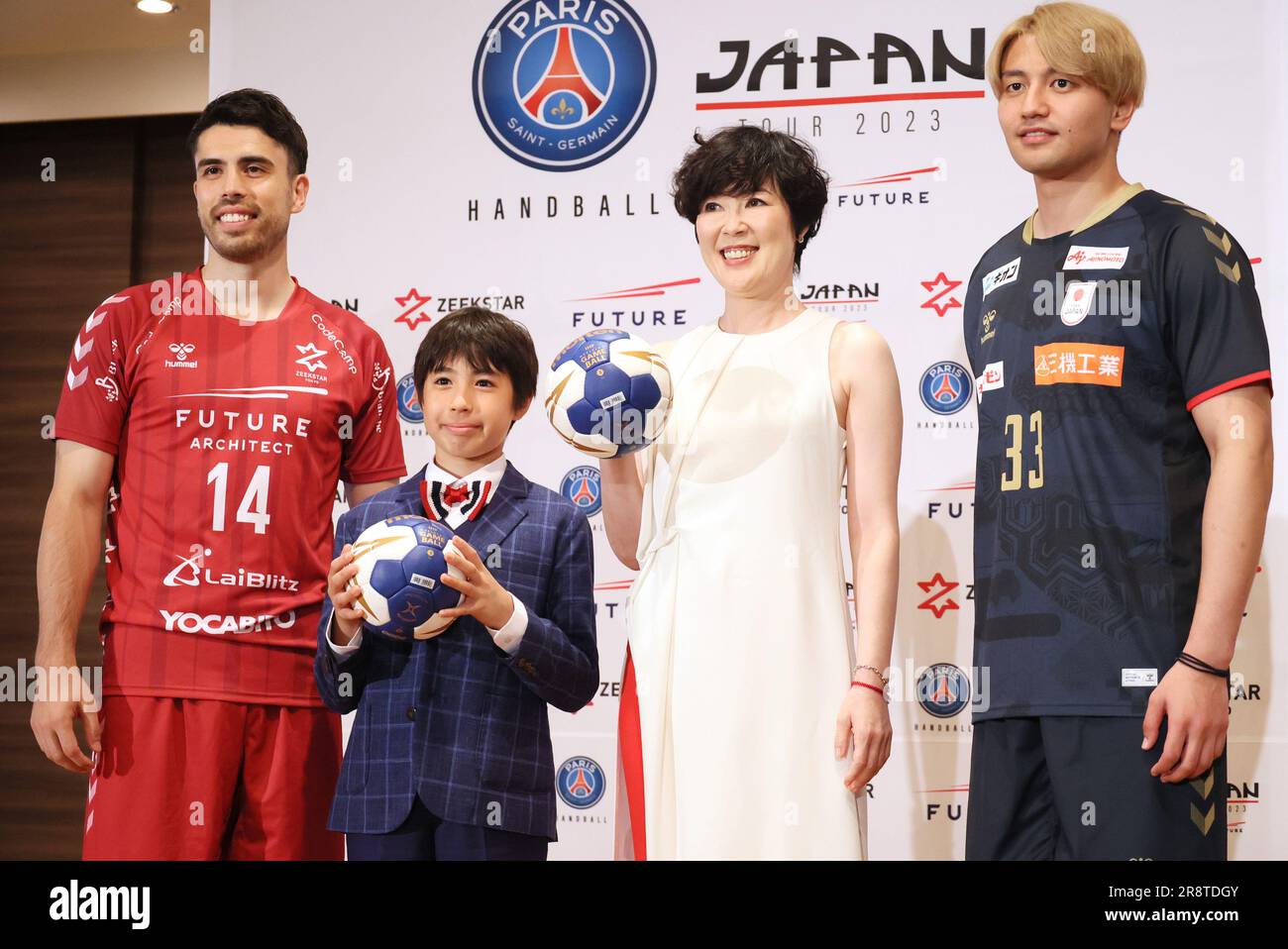 Tokyo, Japan. 22nd June, 2023. Japanese actress Shinobu Terajima (2nd R) and her son kabuki actor Mahoro Terajima (2nd L) with handball players Yuto Agarie (R) and Remi Anri Doi (L) pose for phioto as they attend a promotional event of French handball team Paris Saint-German's Japan tour in Tokyo on Thursday, June 22, 2023. Paris Saint-German handball team will have games with Zeekstar Tokyo and Japanese national team. (photo by Yoshio Tsunoda/AFLO) Stock Photo