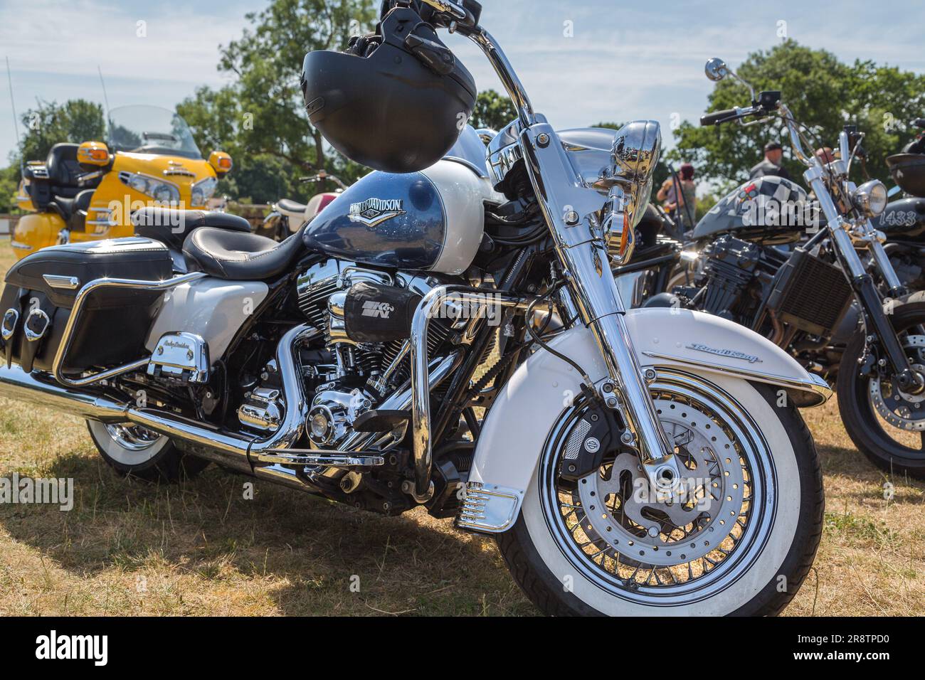 White wall tyres hires stock photography and images Alamy