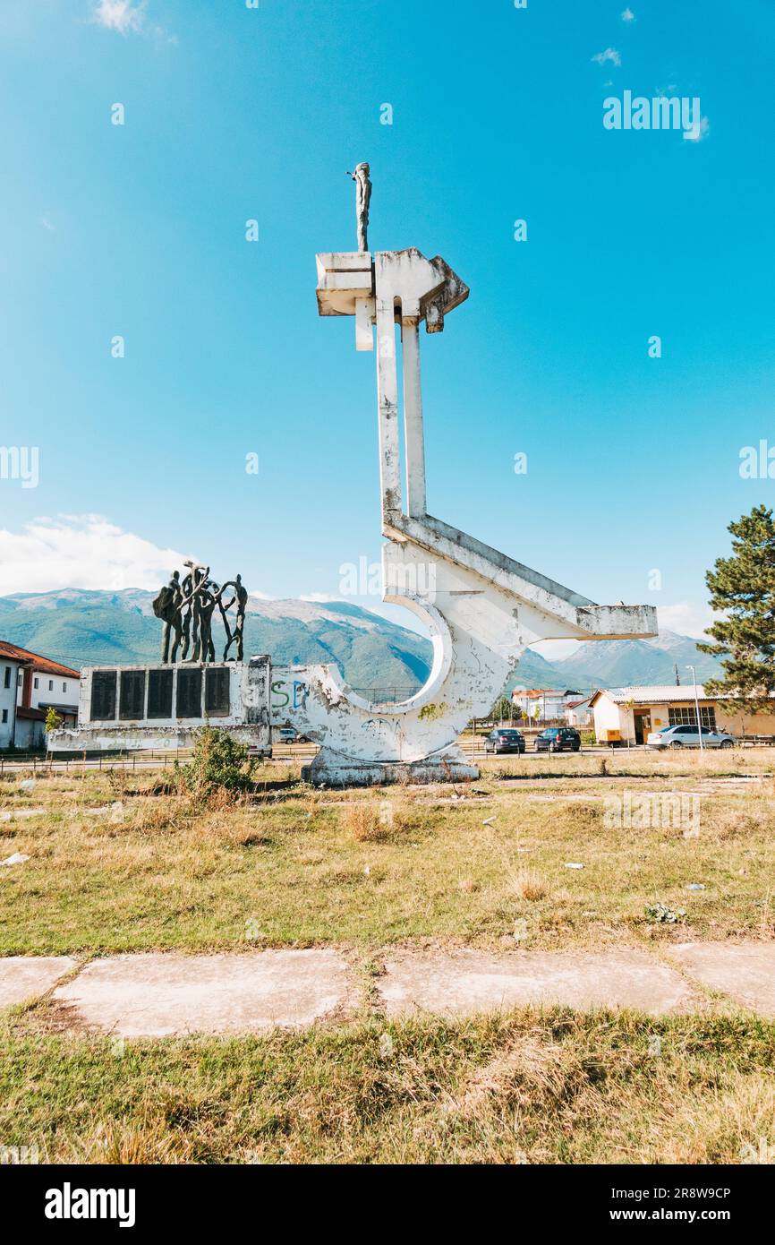 a neglected spomenik – a Yugoslav communist era momument to fallen WWII fighters – in present day in the town of Vitomirica, Kosovo Stock Photo