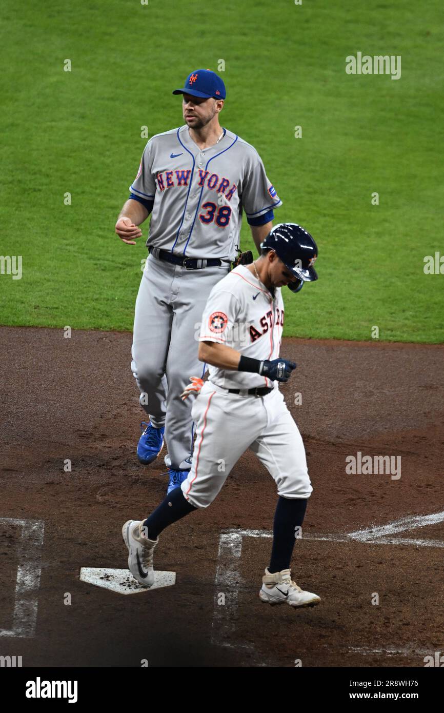 Houston, United States. 21st June, 2023. Houston Astros first baseman Mauricio  Dubon (14) scores o a wild pitch in the bottom of the first inning during  the MLB game between the New