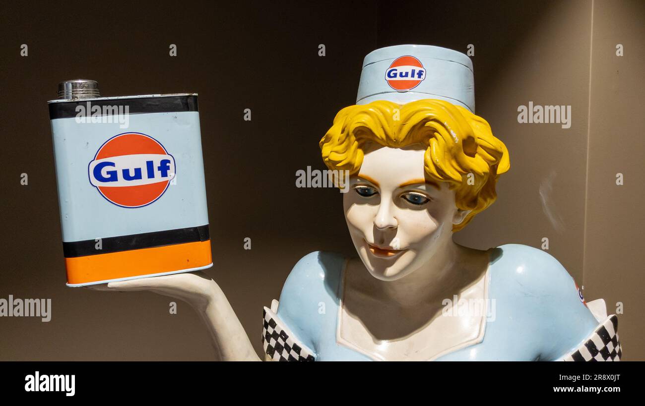Do Gas Stations Sell Motor Oil: Essential Facts Revealed