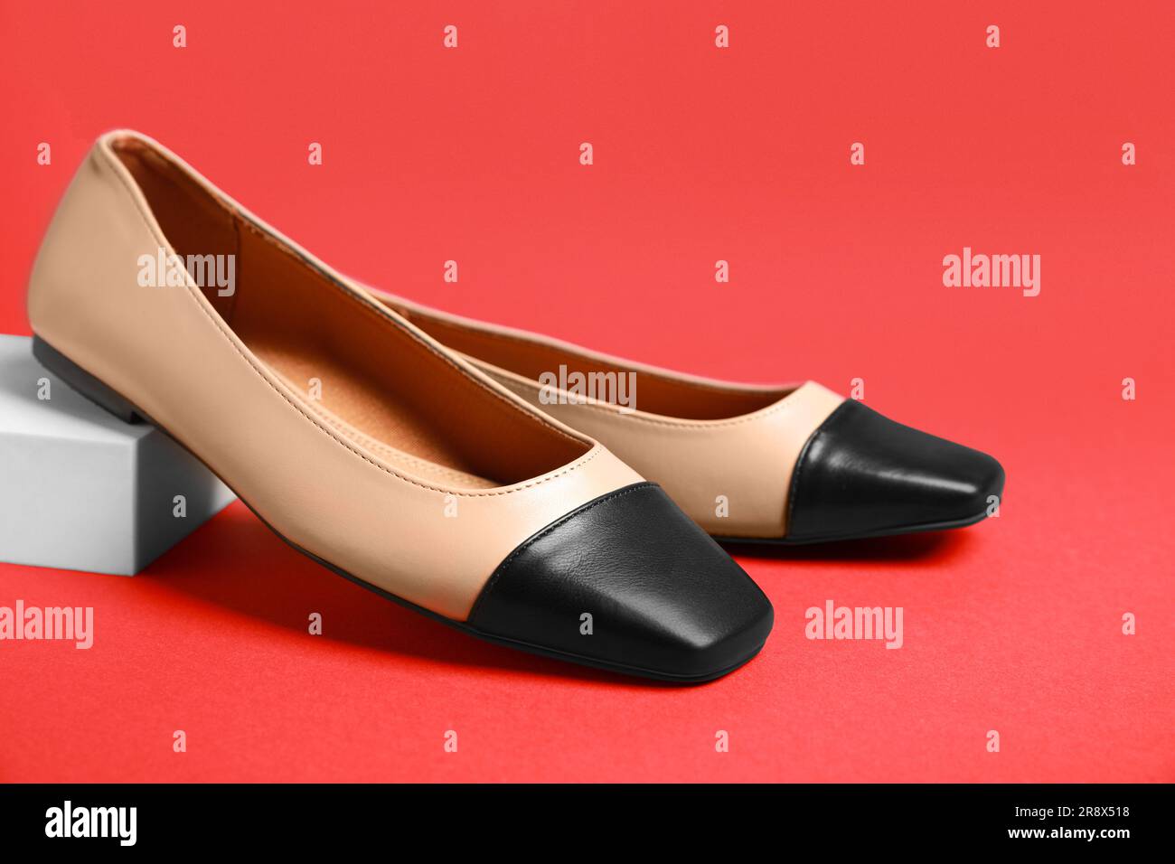 Black ballet flats hi-res stock photography and images - Alamy