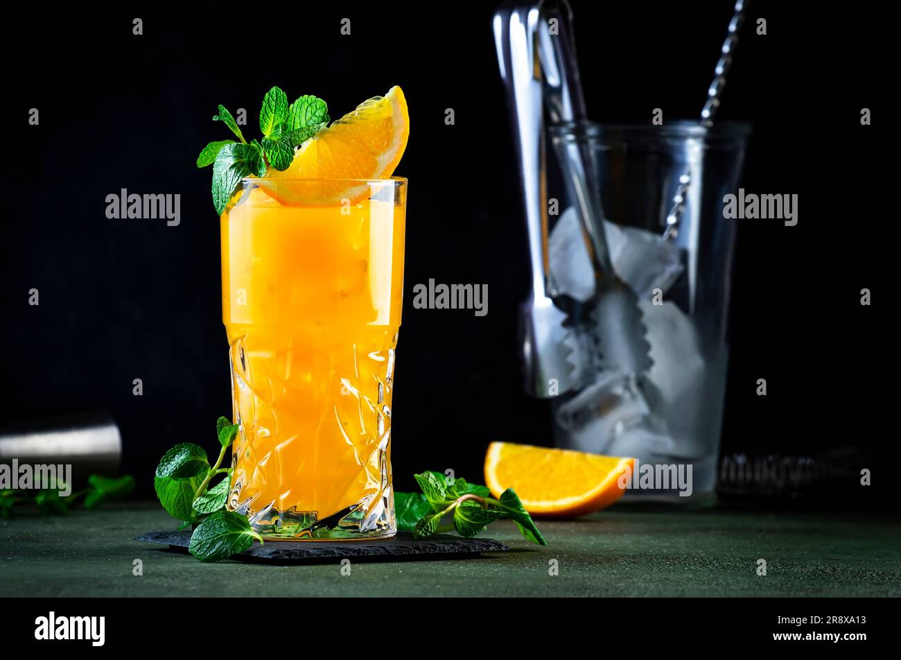 Screwdriver, alcoholic cocktail drink with vodka, orange juice and ice