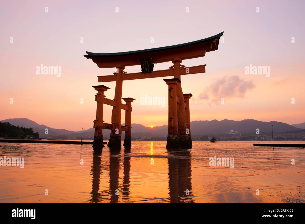 evening view of Otorii gate of Itsukushima Shrine Stock Photo - Alamy