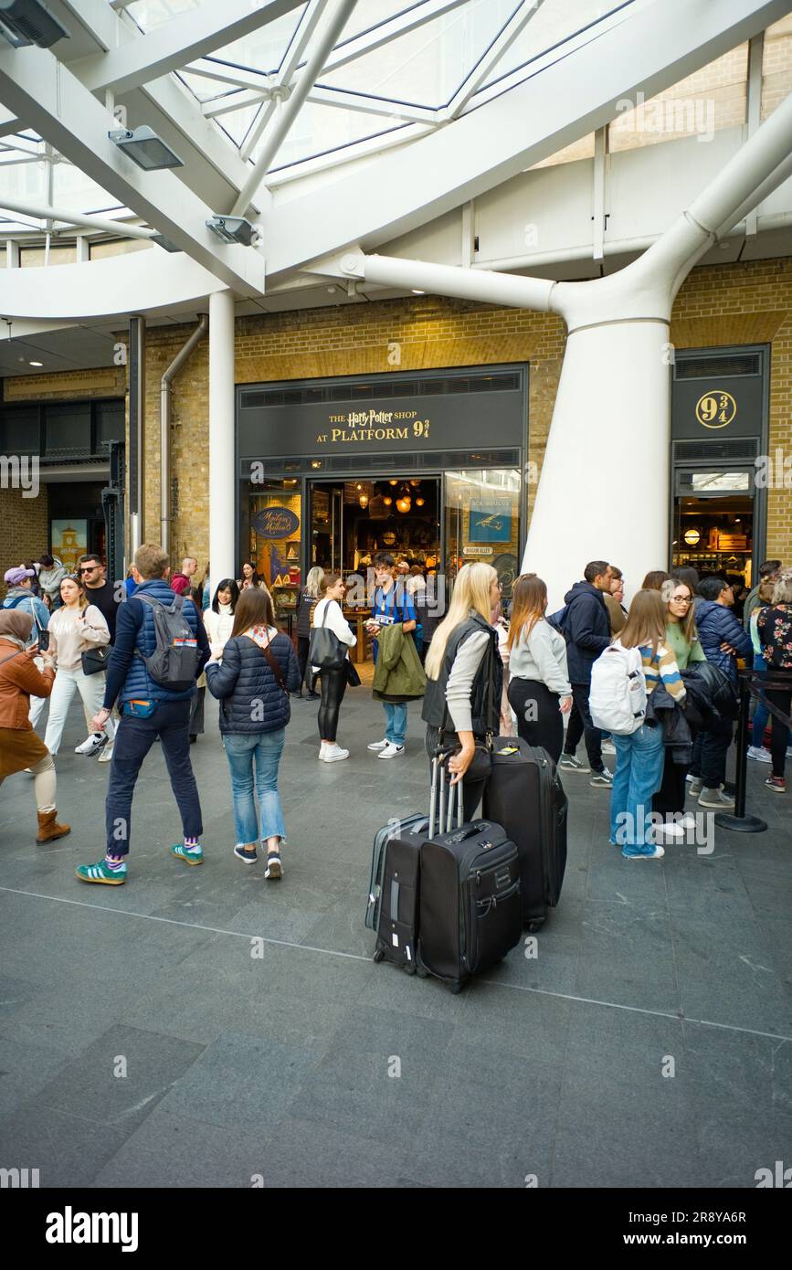 Harry potter platform 9 and 3 4 shop hires stock photography and images Alamy
