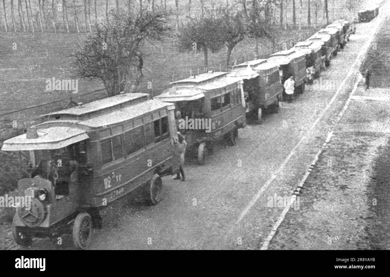 'Au Volant; les autobus de Paris affectes aux transports de troupes', 1918. From &quot;L'Album de la Guerre 1914-1919, Volume 2&quot; [L'Illustration, Paris, 1924]. Stock Photo