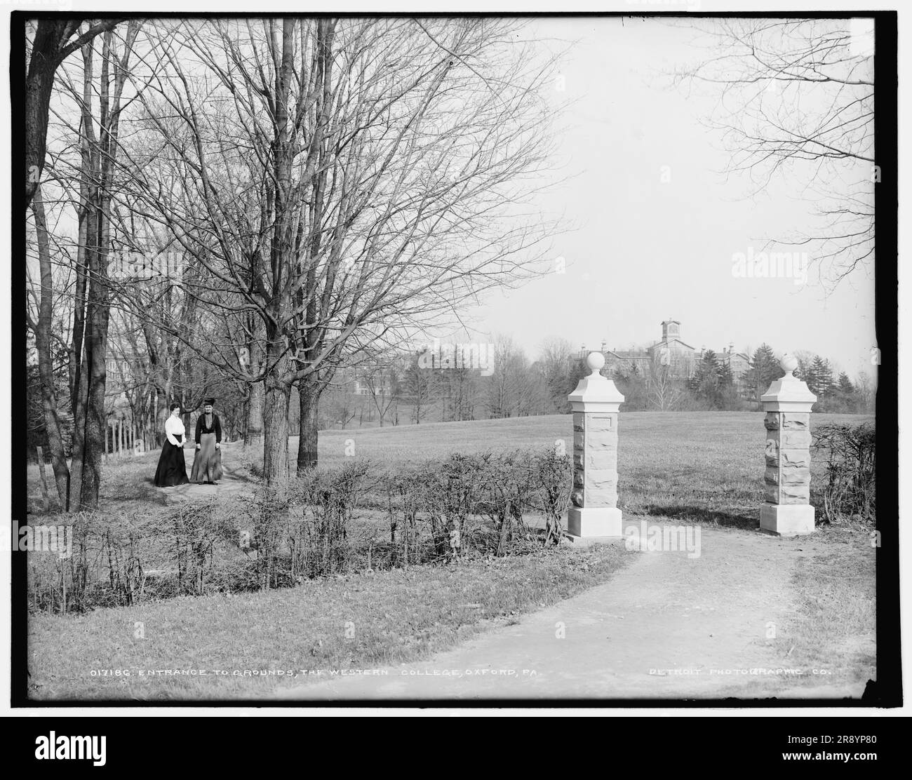 Entrance to grounds, the Western College, Oxford, Pa. i.e. Ohio, between 1900 and 1906. Stock Photo
