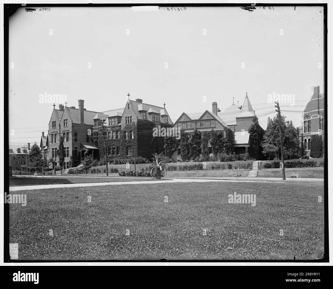 Smith College, Annex No. 1 and music hall, Northampton, Mass., between 1890 and 1901. Stock Photo
