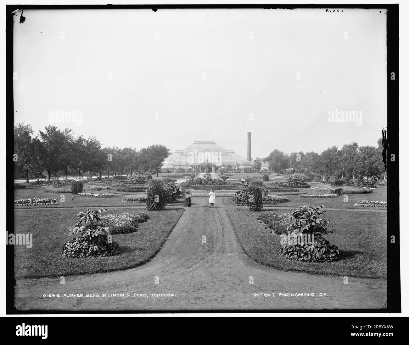Flower beds in Lincoln Park, Chicago, 1900 Stock Photo Alamy