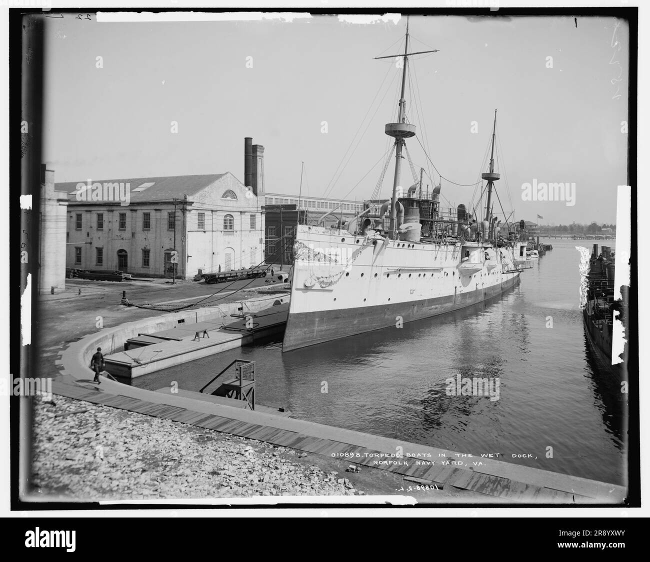 Norfolk shipyard Black and White Stock Photos & Images Alamy