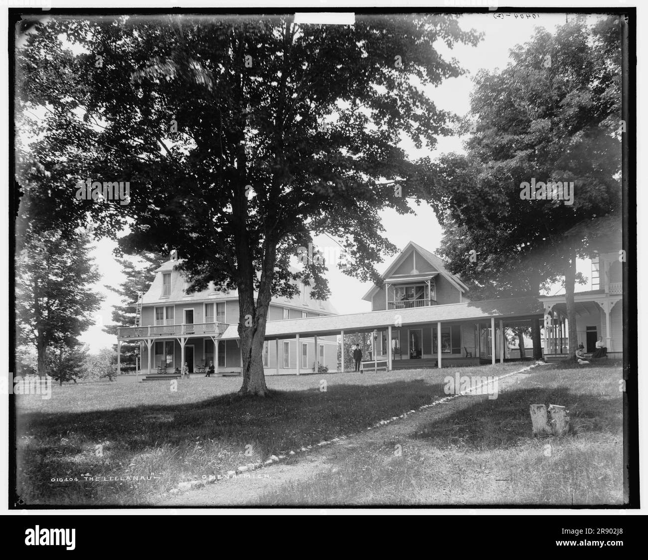 The Leelanau, Omena, Mich., between 1890 and 1901. Timber buildings connected by covered walkway