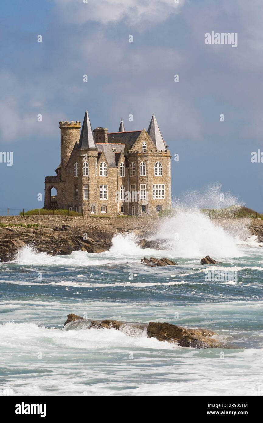 Beg er Lan, Chateau Turpault, Cote Sauvage, Quiberon Peninsula, Brittany, France Stock Photo