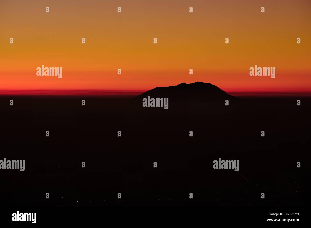 High view sunrise over savannah hi-res stock photography and images - Alamy