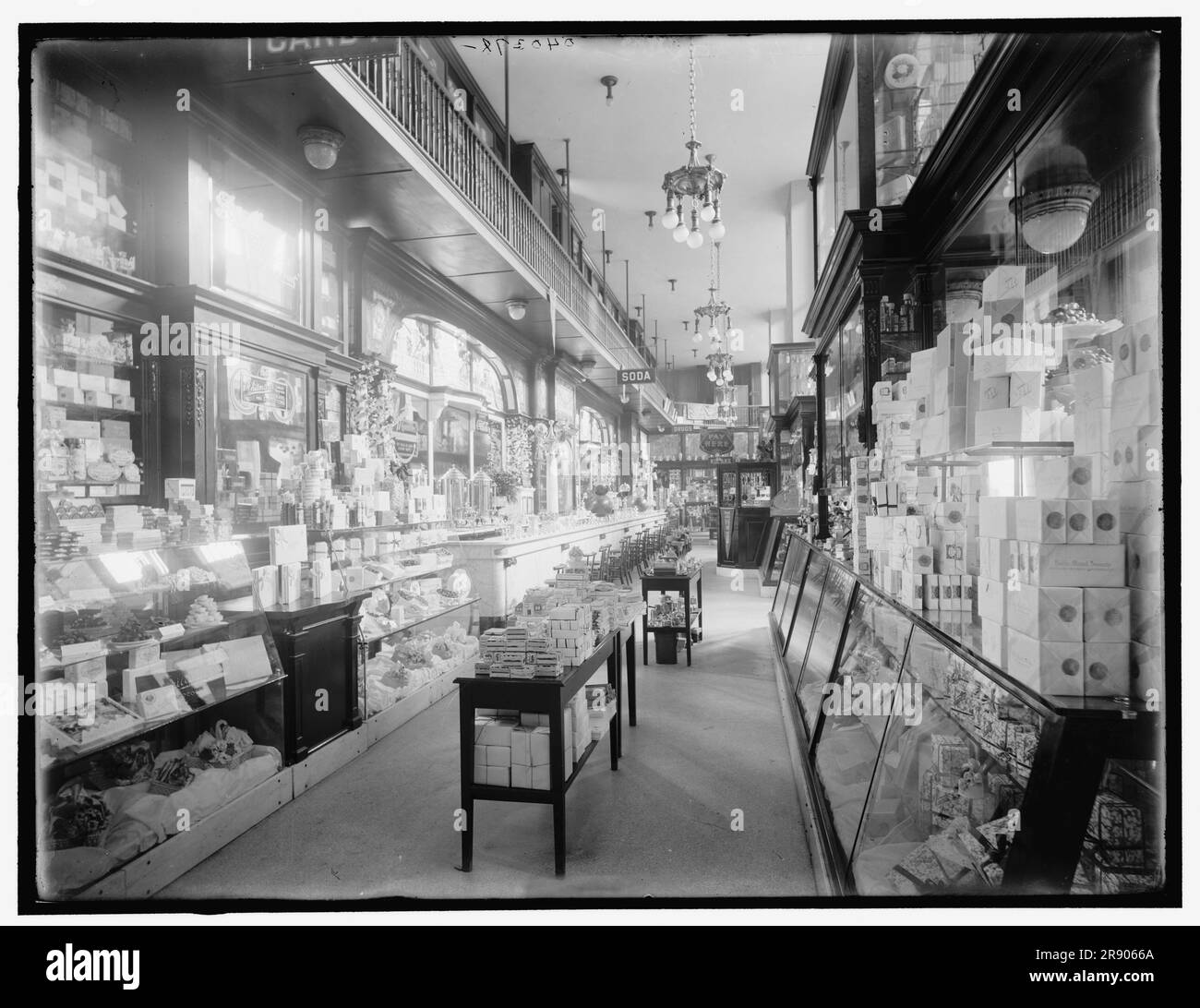 N.Y. drug store, Pennsylvania Station, between 1900 and 1920 Stock