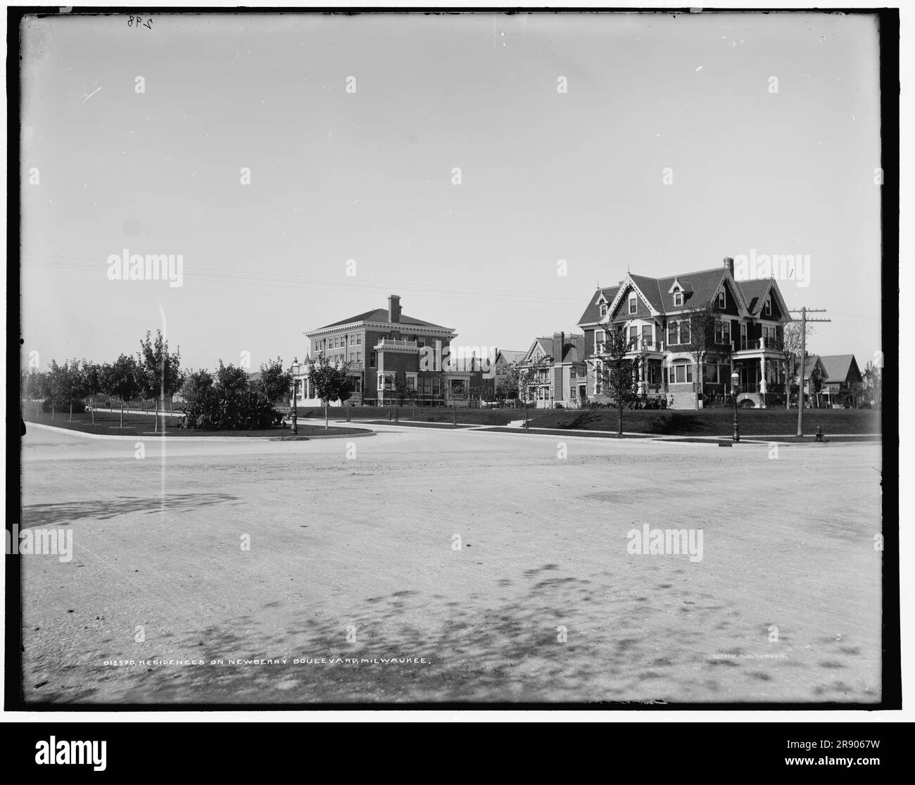 Residences on Newberry Boulevard, Milwaukee, between 1890 and 1901