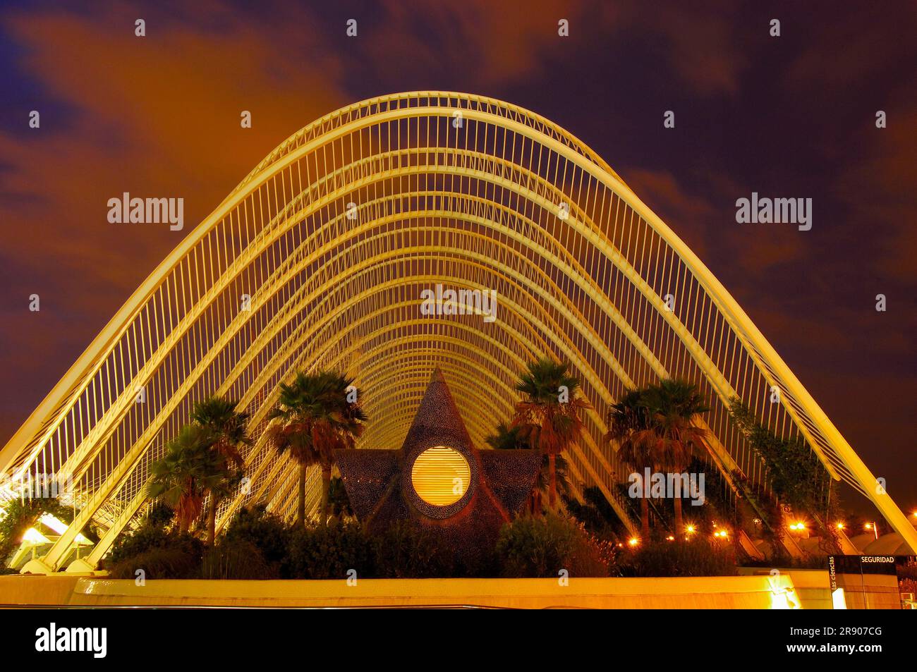 L'Umbracle, architect Santiago Calatrava, Quarter of Arts and Sciences ...
