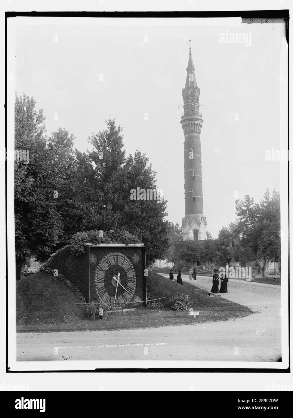Floral clock and tower, Water Works Park, Detroit, (1902 Stock Photo