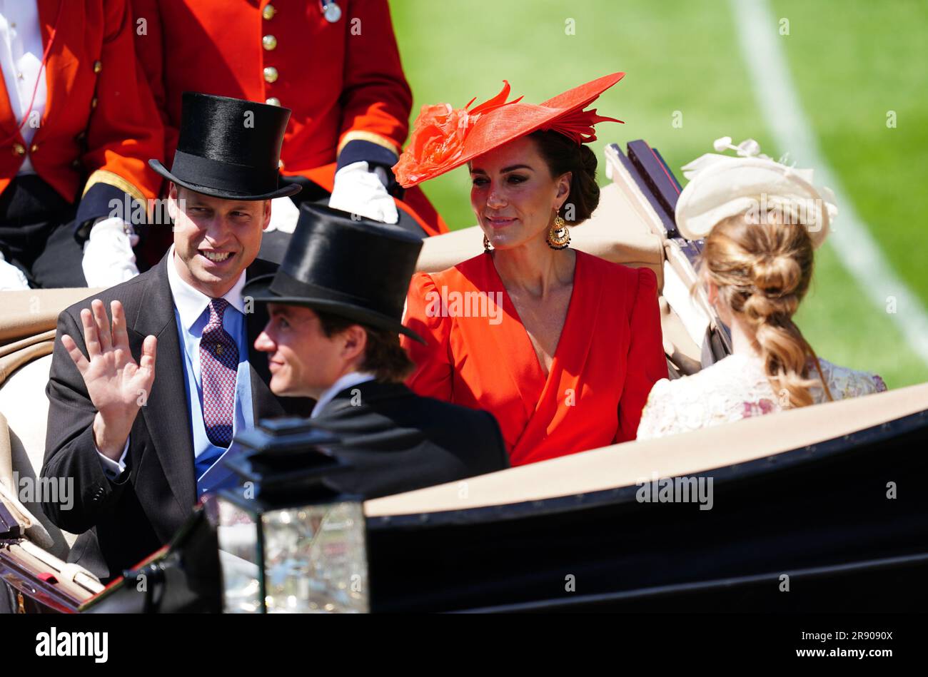 The carriage of The Prince of Wales, the Princess of Wales, Princess Beatrice and Edoardo