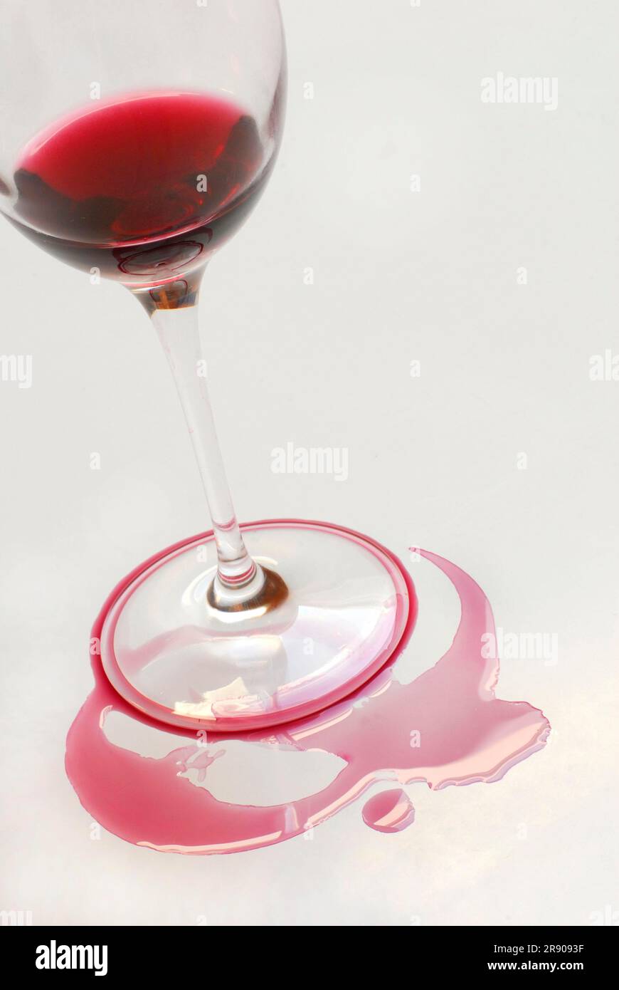 Red wine glass, spilled wine, wine glass, glass, red wine, red wine