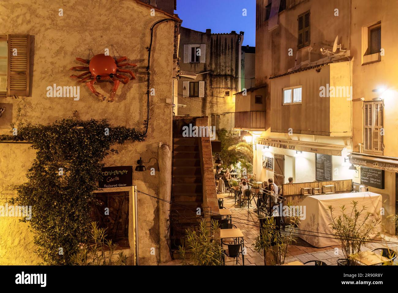 Saint-Florant,  Altstadt, Historischer Dorfkern, Restaurants, Dämmerung, Caqp Corse, Korsika, Frankreich, Europa Stock Photo