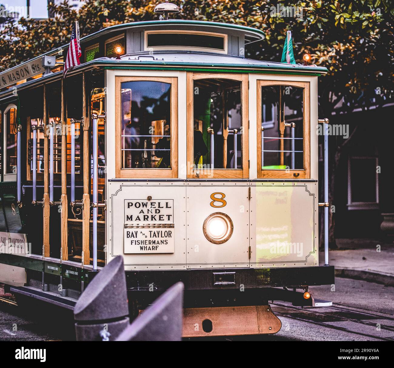 Traditional cable car of the Californian city of San Francisco that connects the center of the city with the fisherman's wharf of the United States of Stock Photo