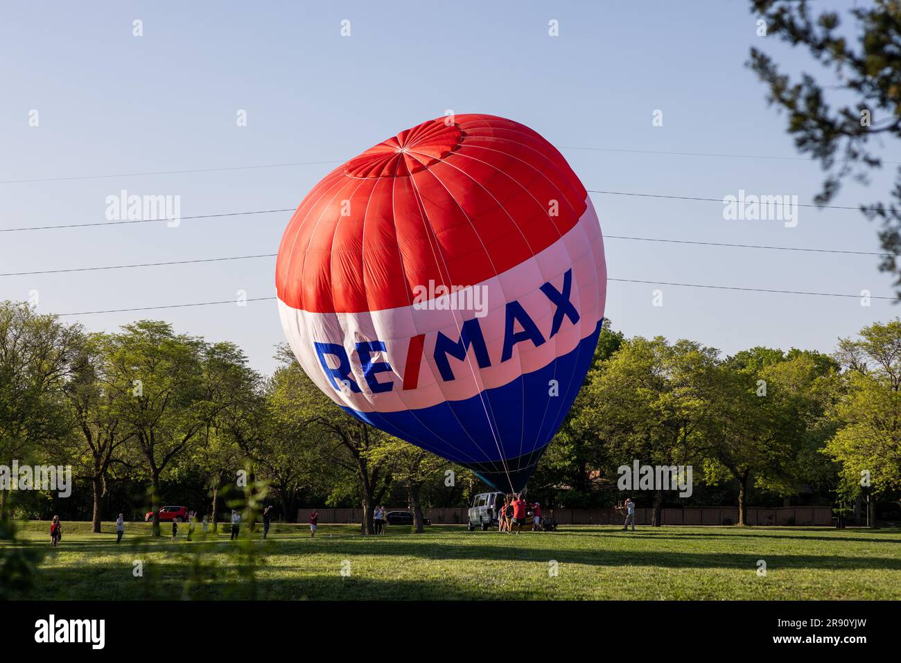 Remax hot air balloon hi-res stock photography and images - Alamy