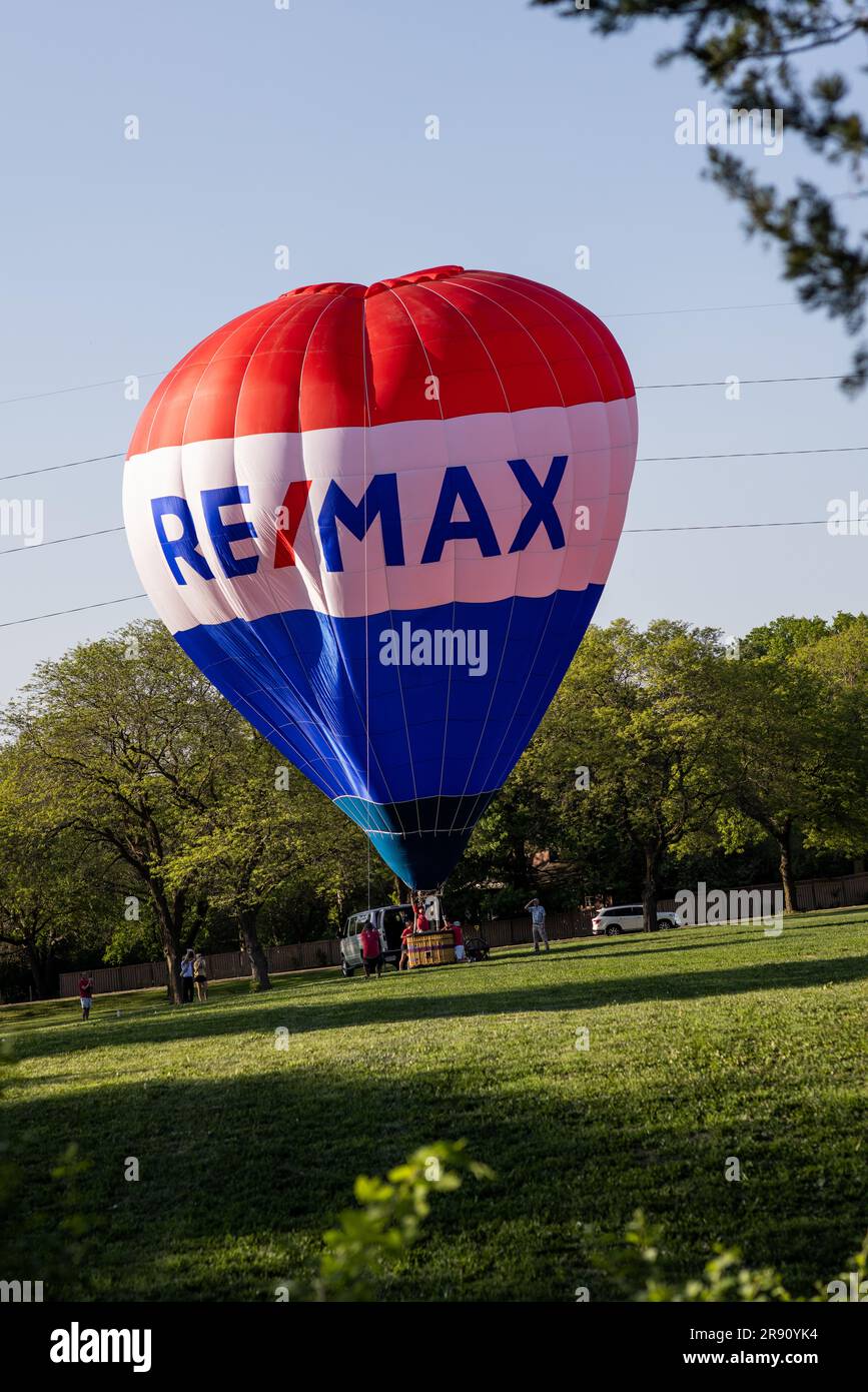 Real estate company balloon hi-res stock photography and images - Alamy
