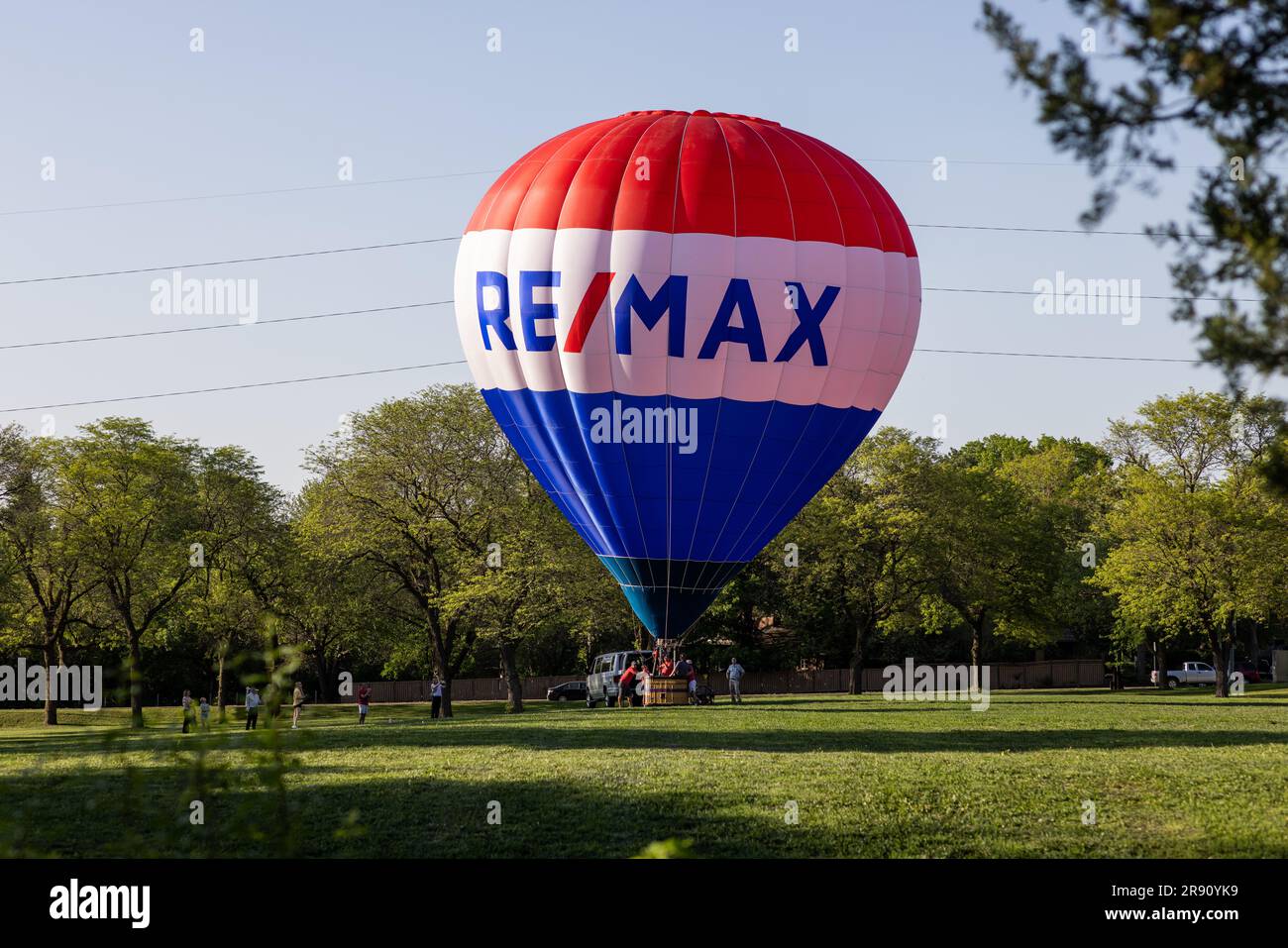 Remax hot air balloon hi-res stock photography and images - Alamy