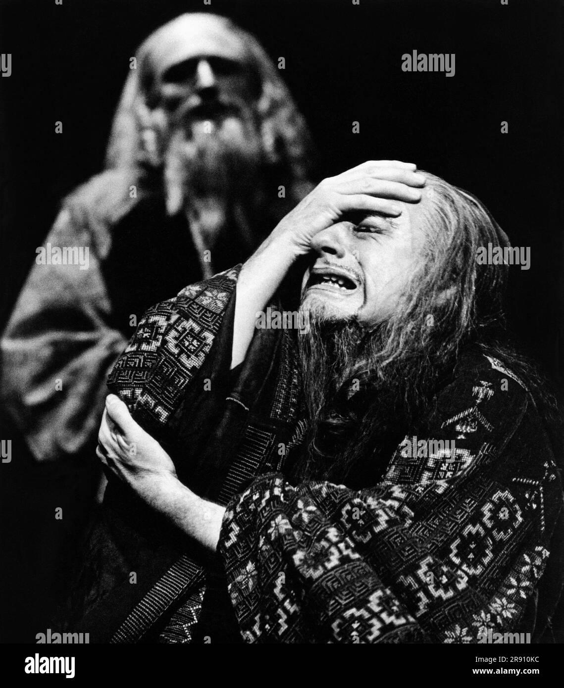 Emrys James (Shylock), Richard Mayes (Duke of Venice - rear) in THE MERCHANT OF VENICE by Shakespeare at the Royal Shakespeare Company (RSC), Aldwych Theatre, London WC2  22/06/1972 set design: Timothy O'Brien  costumes: Tazeena Firth & Timothy O'Brien  lighting: John Bradley  director: Terry Hands Stock Photo