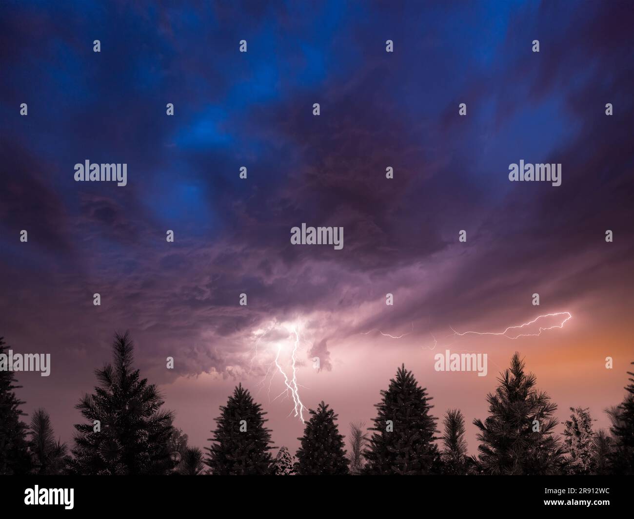 Stormy sky lightning hi-res stock photography and images - Alamy