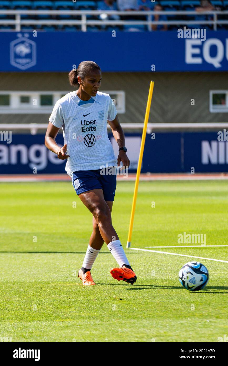 Clairefontaine En Yvelines, France. 23rd June, 2023. Wendie Renard of France controls the ball during the training of the French team, preparation for the FIFA Women's World Cup 2023 on June 23, 2023 at Centre National du Football in Clairefontaine-en-Yvelines, France - Photo Melanie Laurent/A2M Sport Consulting/DPPI Credit: DPPI Media/Alamy Live News Stock Photo