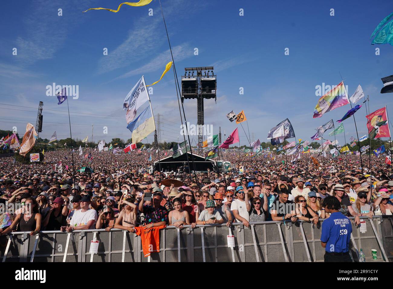 The Crowd Watching The ChurnUps, Aka The Foo Fighters, Performing On ...