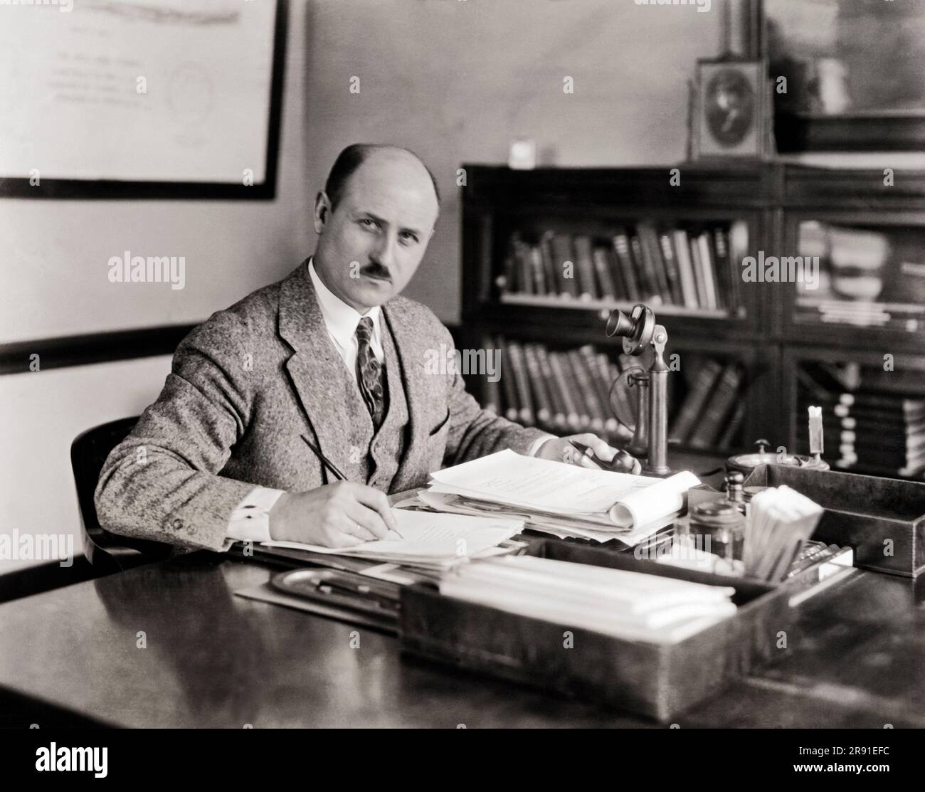 1920s office desk hi-res stock photography and images - Alamy