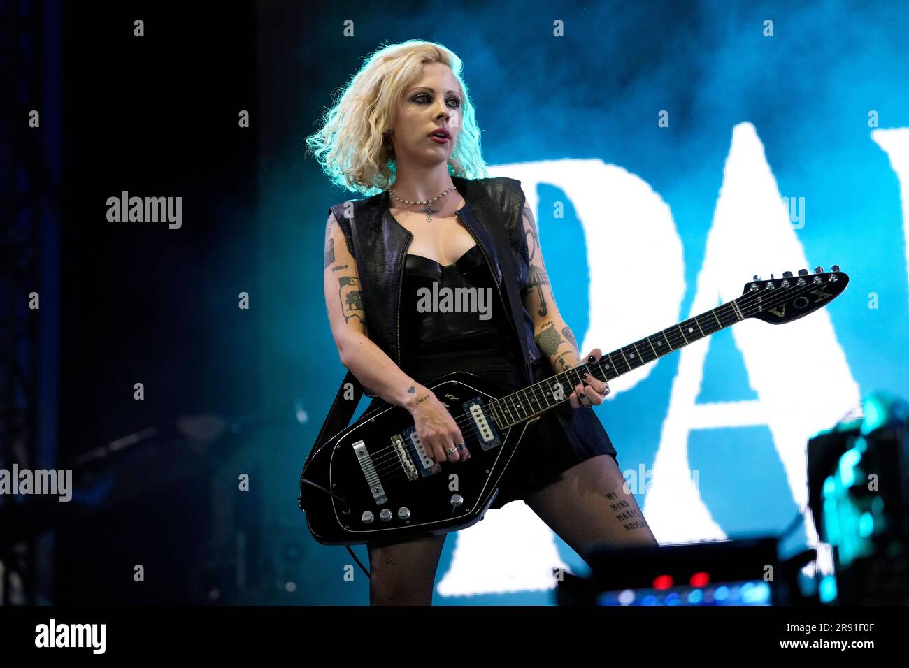 Heather BaronGracie of Pale Waves performs during the Glastonbury