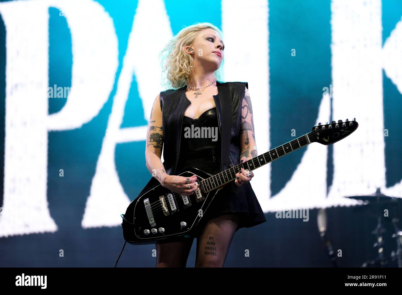 Heather BaronGracie of Pale Waves performs during the Glastonbury