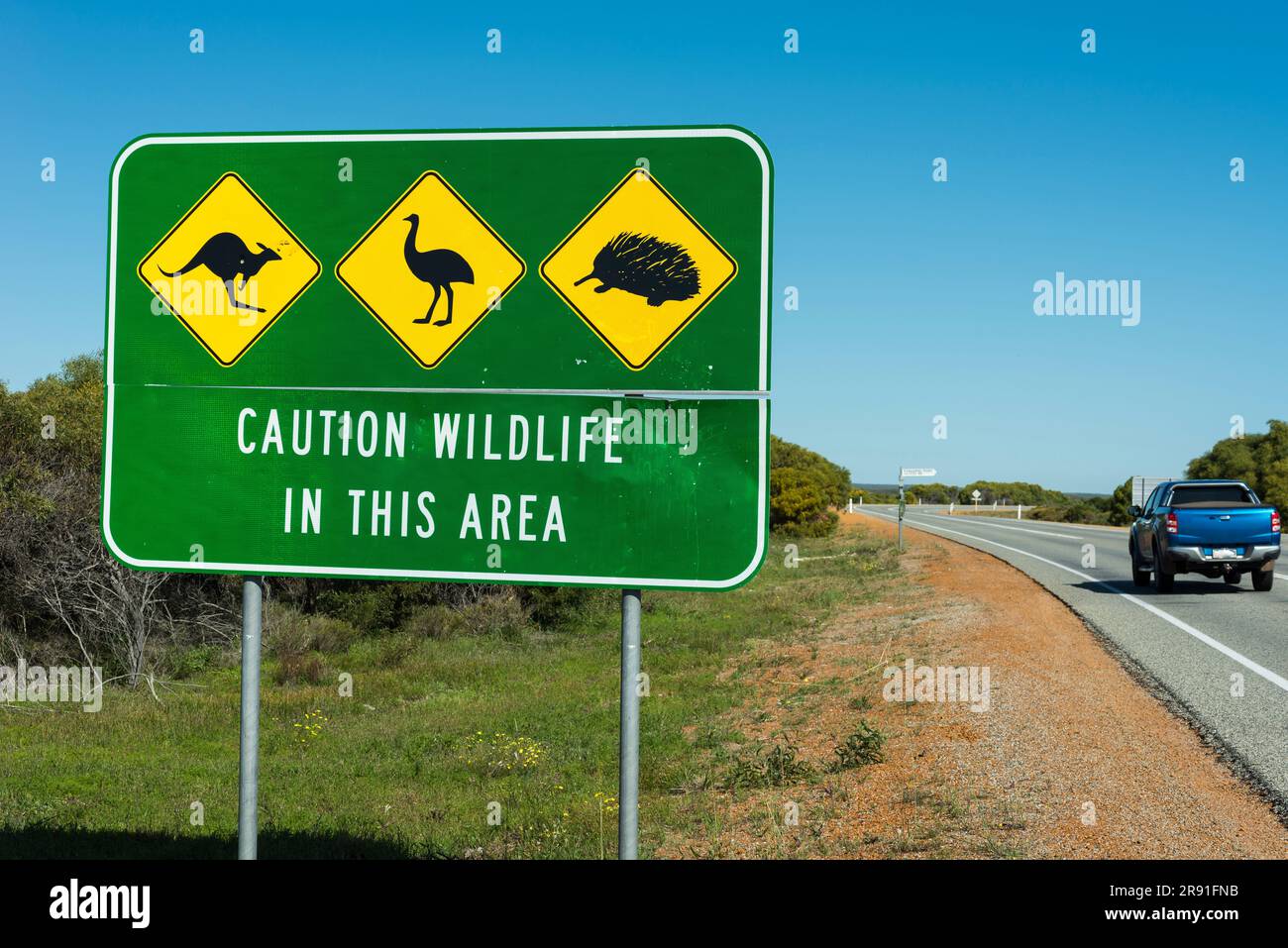 Wildlife caution sign hi-res stock photography and images - Alamy