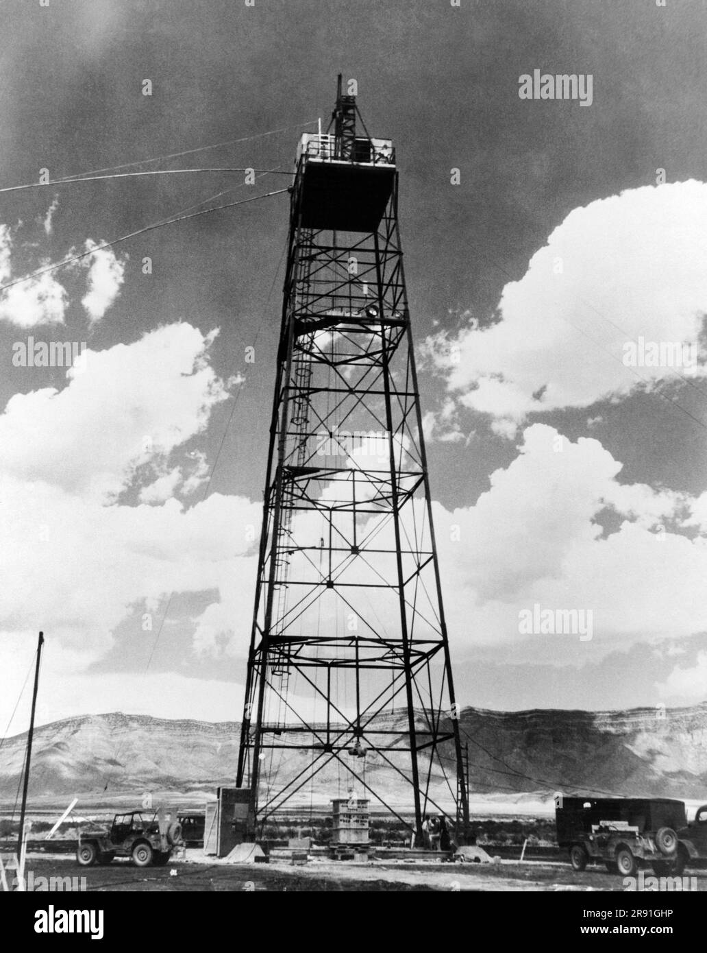 Los Alamos, New Mexico, July 16, 1945 The world's first atomic bomb was ...