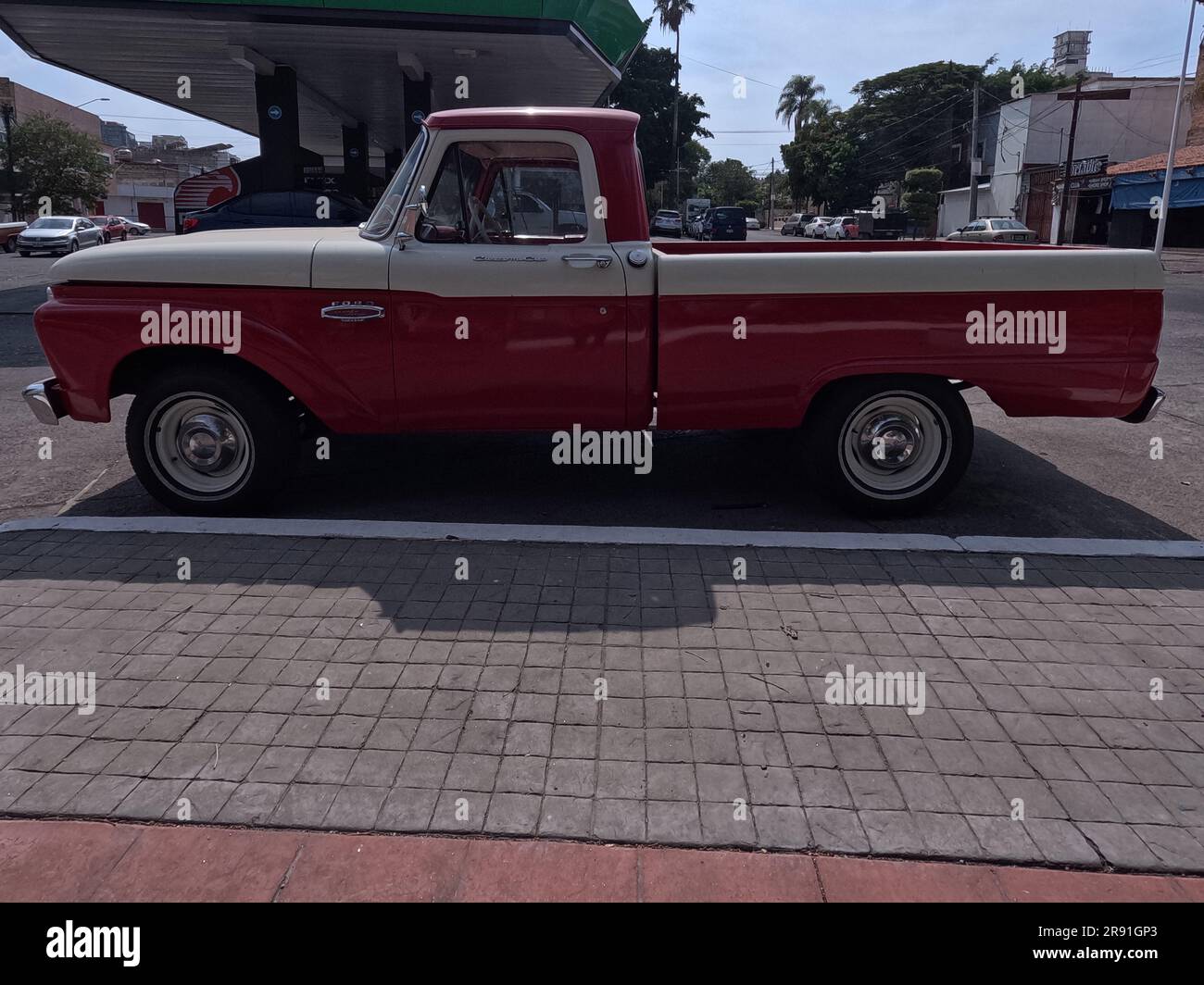 Iconic american truck hi-res stock photography and images - Alamy