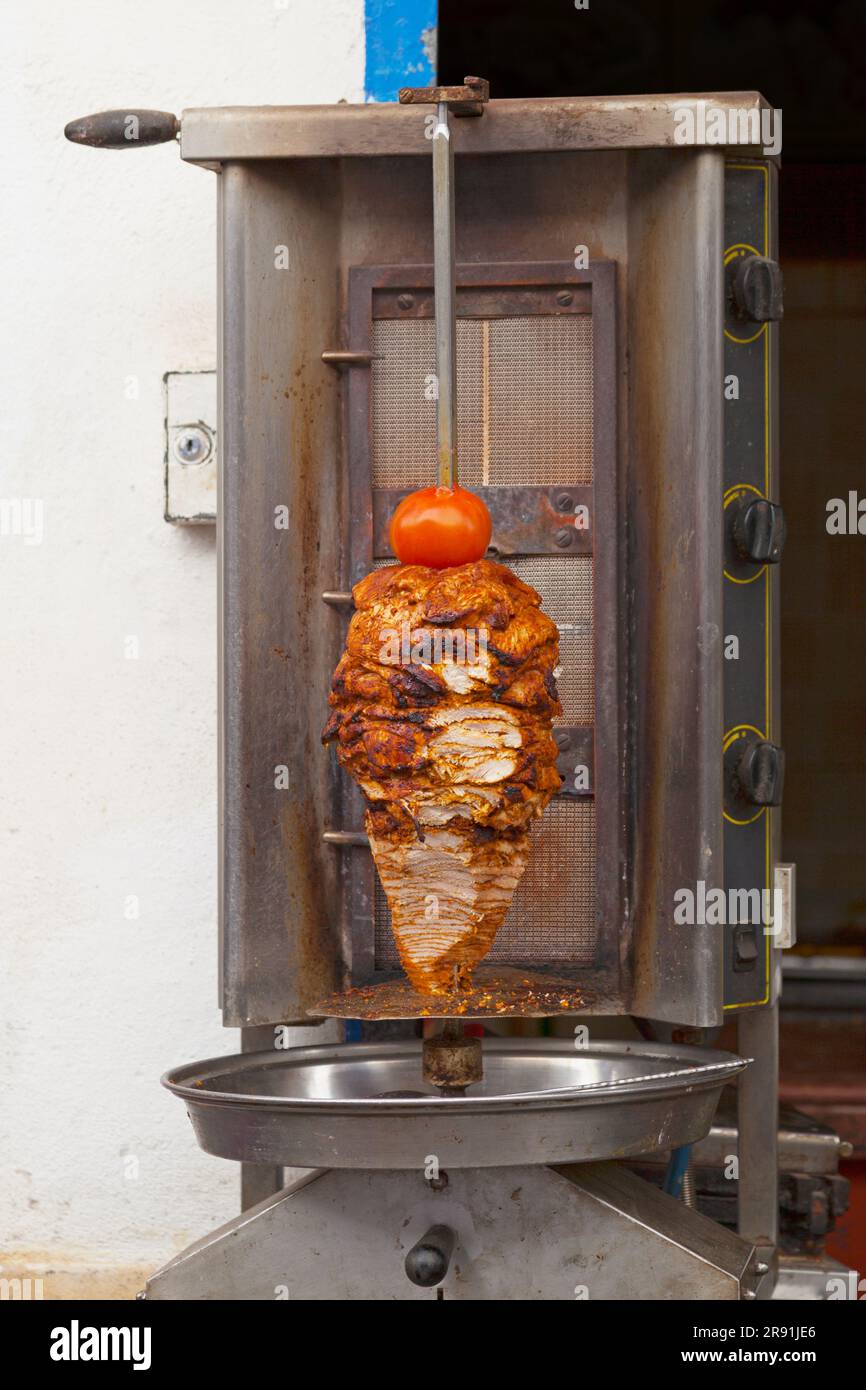Closeup on a traditional Turkish Doner Kebab grill Stock Photo Alamy