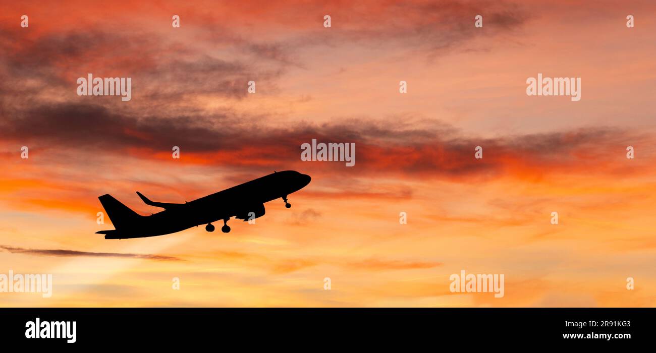 Airplane takes off above hi-res stock photography and images - Alamy