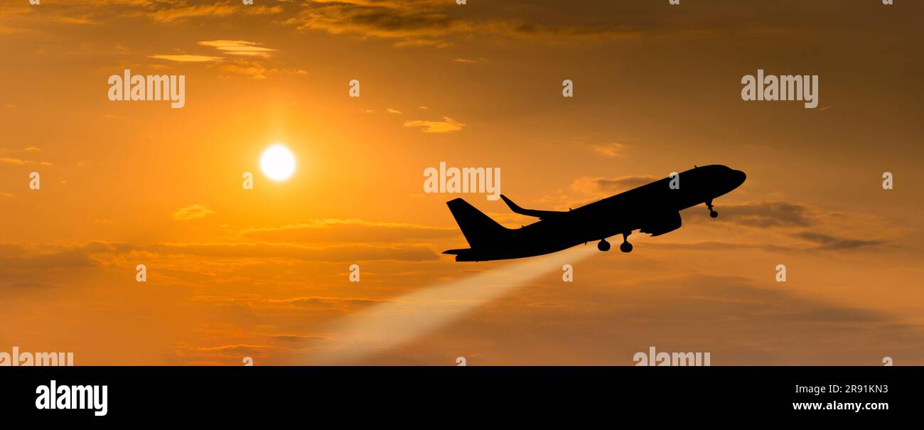 Silhouette airplane takes off hi-res stock photography and images - Alamy
