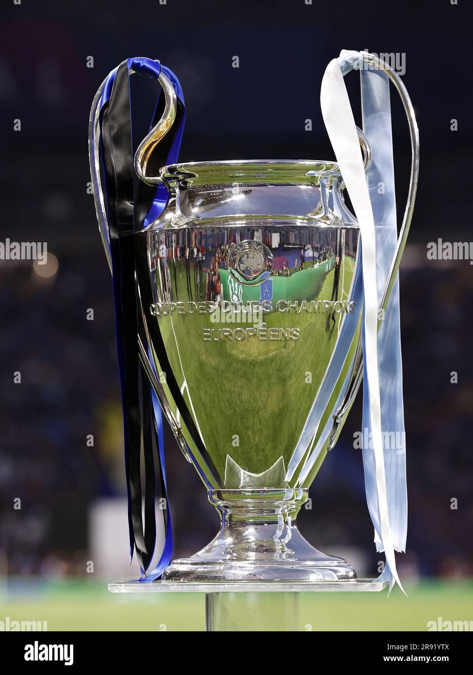 ISTANBUL - the UEFA Champions League trophy, Coupe des clubs