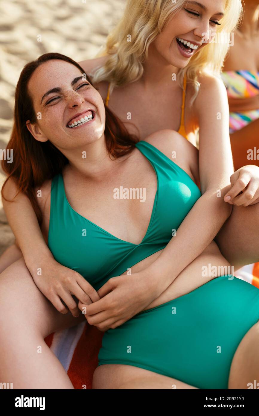 Curvy bikini hi-res stock photography and images