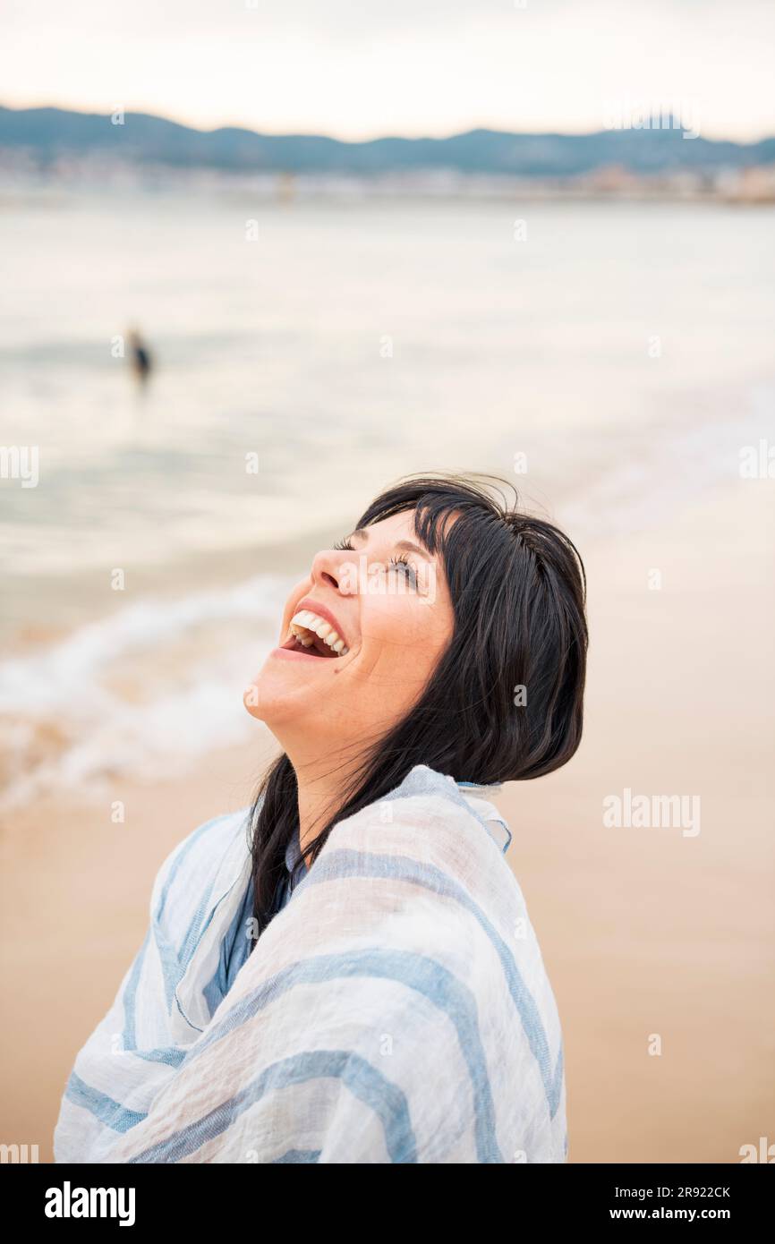 Mature black woman laughing hi-res stock photography and images - Alamy