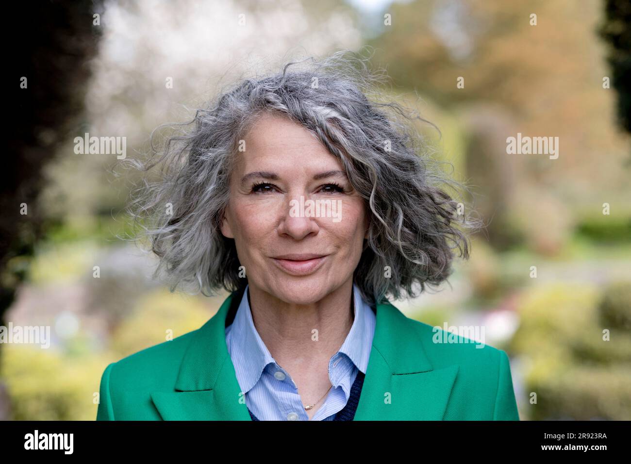 Curly grey hair hi-res stock photography and images - Alamy